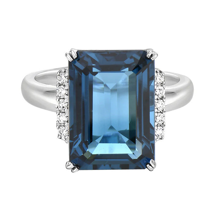 Ring 14KW/3.8G 1LBT-8.94CT 10RD-0.11CT London Blue Topaz