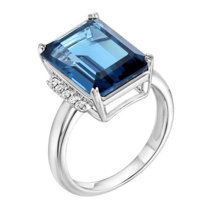 Ring 14KW/3.8G 1LBT-8.94CT 10RD-0.11CT London Blue Topaz